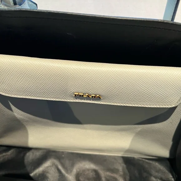 Prada Cuir Tote White - Picture 7 of 16